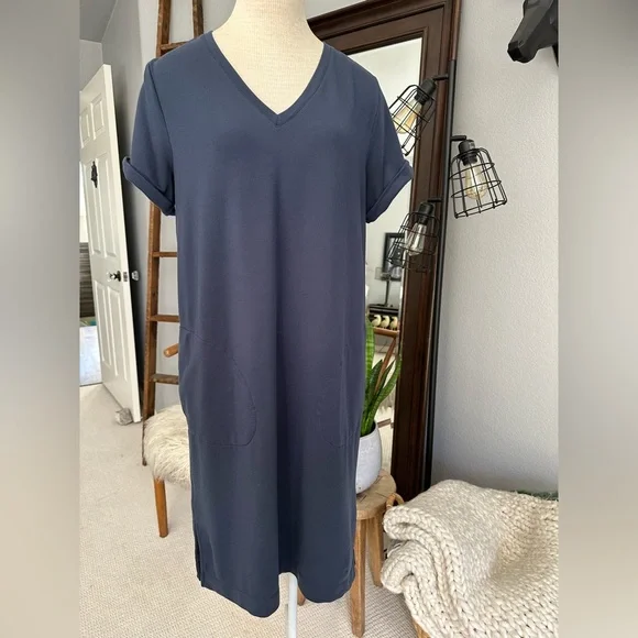 Garnet Hill navy knit tee dress, size medium - Picture 4 of 11